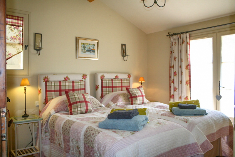 Le Fourneau - red bedroom, twin or 6ft double.jpg